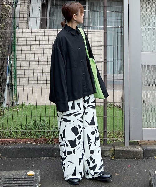 CORNERS by KR（コーナーズバイケーアール）の「【CORNERS by KR】リネンタッチ幾何学柄ラフパンツ（その他パンツ・レディース・オフホワイト/ブラック/グリーン・M）」の11枚目の写真