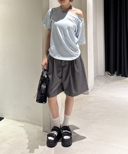 AZUL by moussy(アズールバイマウジー)の「【セットアップ対応】【身長/骨格別着用画像あり】タックハーフパンツ 春服 秋服 冬服 マニッシュ 着やせ 体系カバー 腰回りカバー(スラックス・レディース・杢グレー/ベージュ・SMALL/MEDIUM)」の7枚目の写真