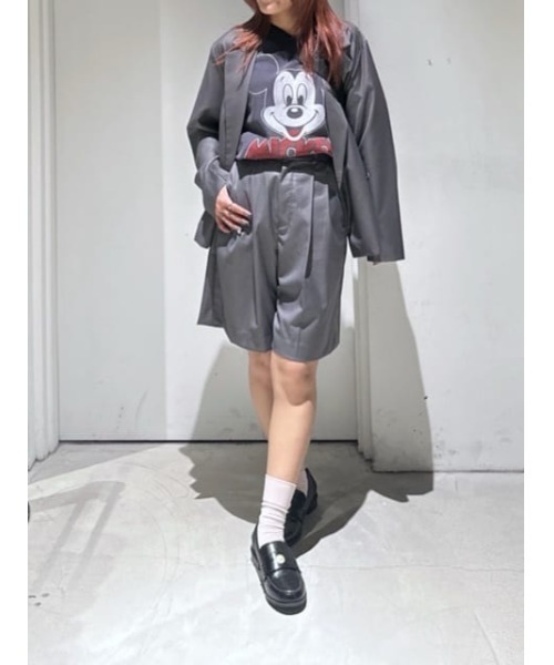 AZUL by moussy(アズールバイマウジー)の「【セットアップ対応】【身長/骨格別着用画像あり】タックハーフパンツ 春服 秋服 冬服 マニッシュ 着やせ 体系カバー 腰回りカバー(スラックス・レディース・杢グレー/ベージュ・SMALL/MEDIUM)」の4枚目の写真