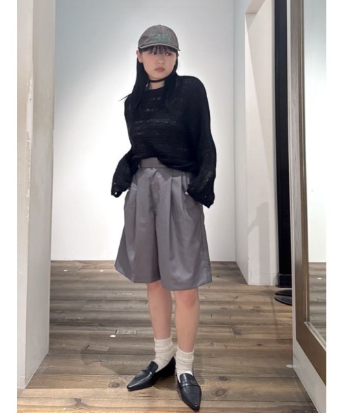 AZUL by moussy(アズールバイマウジー)の「【セットアップ対応】【身長/骨格別着用画像あり】タックハーフパンツ 春服 秋服 冬服 マニッシュ 着やせ 体系カバー 腰回りカバー(スラックス・レディース・杢グレー/ベージュ・SMALL/MEDIUM)」の13枚目の写真