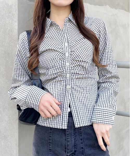 INGNI(イング)の「アソート柄ギャザークロップドシャツ(シャツ/ブラウス・レディース・ホワイト系9/ブルー系1/ネイビー系2・M)」の6枚目の写真