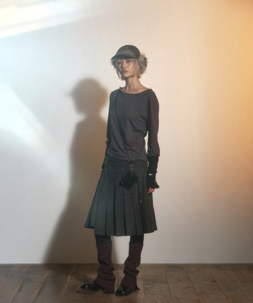 PORTERNA(ポルテナ)の「VINTAGE CHECK WRAP PLEATS SKIRT-KHAKI(スカート・レディース・その他・OS)」の4枚目の写真