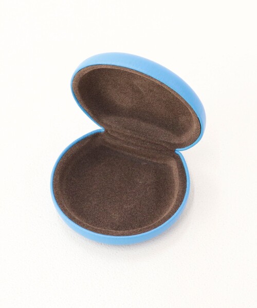 fredy emue（フレディエミュ）の「【JOli JOli/ジョリジョリ】刺しゅうラウンドケース（ポーチ・レディース・ライトブルー/シルバー/ブラウン・FREE）」の9枚目の写真