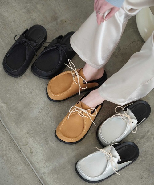 Bulue.(ブルー)の「レースアップ サボサンダル モカシン風 シルバー サボ ミュール つっかけ ローヒール(モカシン/デッキシューズ・レディース・シルバー/ブラック/キャメル・40/39/38/37)」の4枚目の写真