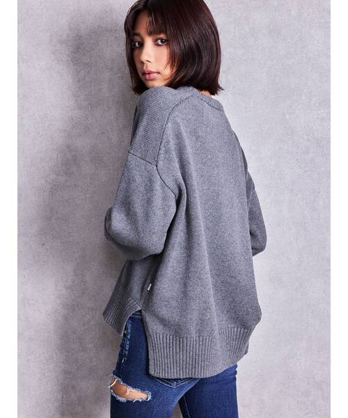 Guess(ゲス)の「GUESS GJ LS CN BIG TRIANGLE SWTR(ニット/セーター・レディース・ブラック/グレー/オフホワイト・FREE)」の17枚目の写真