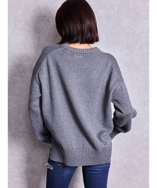 Guess(ゲス)の「GUESS GJ LS CN BIG TRIANGLE SWTR(ニット/セーター・レディース・ブラック/グレー/オフホワイト・FREE)」の16枚目の写真
