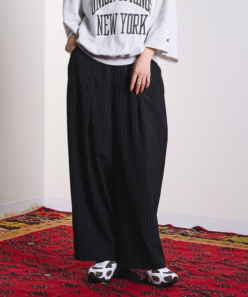 ROSE BUD（ローズバッド）の「(CREOLME)STRIPE TUCK BARREL PANTS（その他パンツ・レディース・ベージュ/ブラック・M/S）」の11枚目の写真