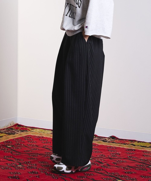 ROSE BUD（ローズバッド）の「(CREOLME)STRIPE TUCK BARREL PANTS（その他パンツ・レディース・ベージュ/ブラック・M/S）」の12枚目の写真