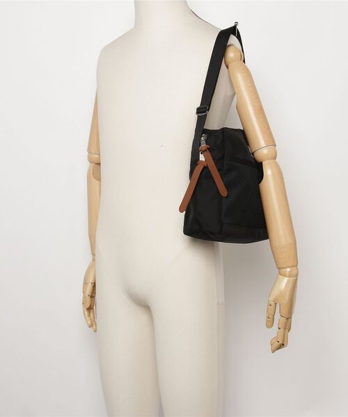 BEAMS BOY(ビームスボーイ)の「GRGY SQ SHLPCH(トートバッグ・レディース・ブラック・ONE SIZE)」の5枚目の写真