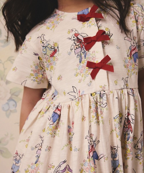 Cath Kidston(キャスキッドソン)の「キッズ リボン ワンピース Easter Bunnies(ワンピース・キッズ・アイボリー・122/110/98)」の7枚目の写真