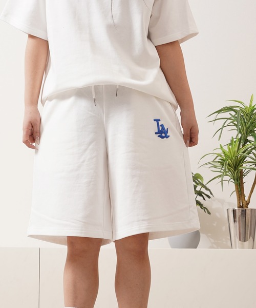STAY GOLD（ステイゴールド）の「【STAYGOLD】LA ロゴ刺繍 スウェットショートパンツ / セットアップ対応 / LA Logo Embroidered Sweat Shorts（スウェットパンツ・レディース・グレー/ホワイト/ブラック/グリーン/ネイビー・M/L）」の2枚目の写真