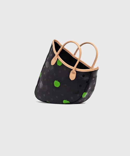 THE BEATLES COMME des GARCONS(ザ ビートルズ コムデギャルソン)の「THE BEATLES CdG BOAT BAG APPLE PRINTED / Natural collour handle SMALL(トートバッグ・メンズ・ブラック・ONE SIZE)」の3枚目の写真