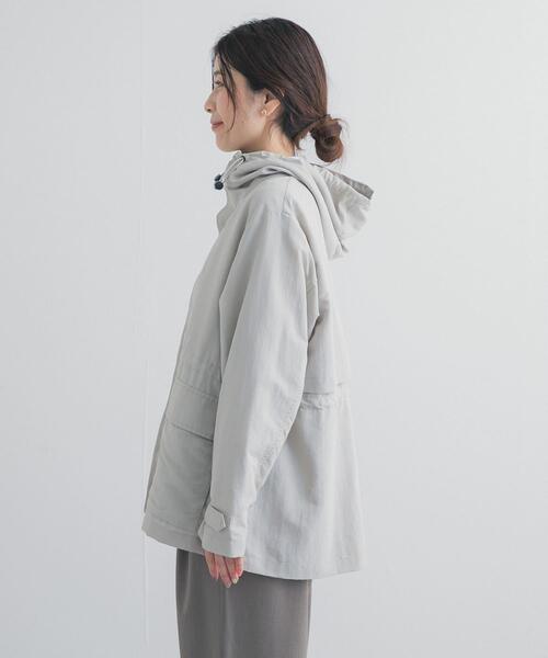 URBAN RESEARCH DOORS(アーバンリサーチドアーズ)の「『WEB/一部店舗限定カラー』『撥水』ナイロンマウンテンパーカー(マウンテンパーカー・レディース・ライトベージュ/ブラック/グリーン系その他/ネイビー・SMALL/MEDIUM)」の13枚目の写真