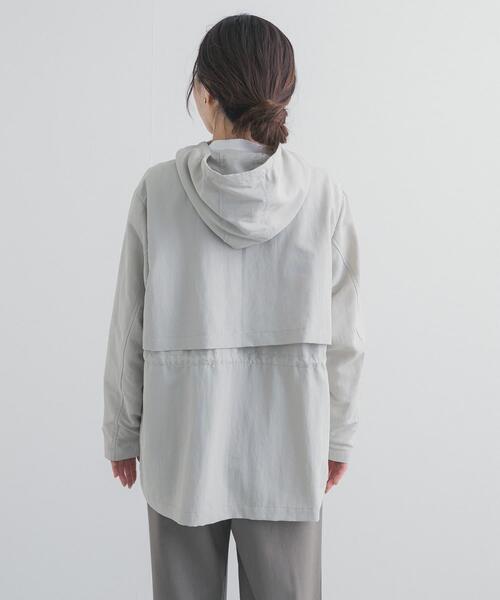 URBAN RESEARCH DOORS(アーバンリサーチドアーズ)の「『WEB/一部店舗限定カラー』『撥水』ナイロンマウンテンパーカー(マウンテンパーカー・レディース・ライトベージュ/ブラック/グリーン系その他/ネイビー・SMALL/MEDIUM)」の14枚目の写真