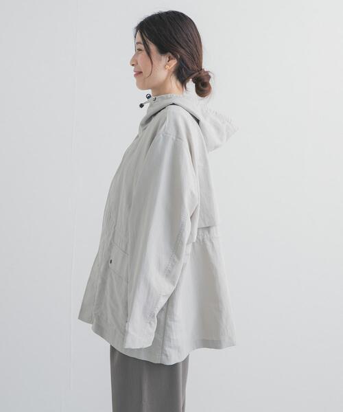 URBAN RESEARCH DOORS(アーバンリサーチドアーズ)の「『WEB/一部店舗限定カラー』『撥水』ナイロンマウンテンパーカー(マウンテンパーカー・レディース・ライトベージュ/ブラック/グリーン系その他/ネイビー・SMALL/MEDIUM)」の16枚目の写真