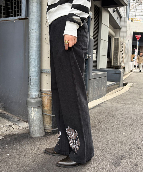 OBEY(オベイ)の「【OBEY / オベイ】 ROSES EMBELLISHED PANT(その他パンツ・レディース・ブラック・SMALL/X-SMALL)」の4枚目の写真