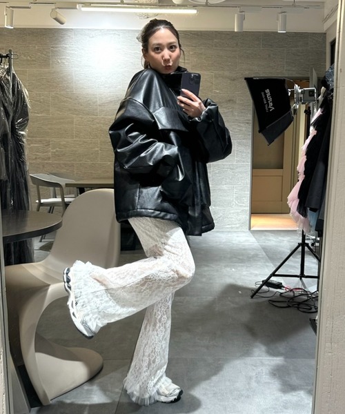 ANDRESD（アンドレスド）の「レースフレアパンツ / lace flare pants（その他パンツ・レディース・オフホワイト/ライラック/ブラック・L/M/S）」の4枚目の写真