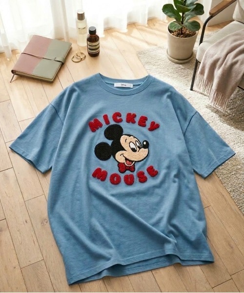 Disney(ディズニー)の「【DISNEY/ディズニー】ミッキーマウス サガラ刺繍半袖Tシャツ(Tシャツ/カットソー・レディース・オートミール/スミクロ/スカイブルー/オレンジ・LARGE/MEDIUM)」の4枚目の写真