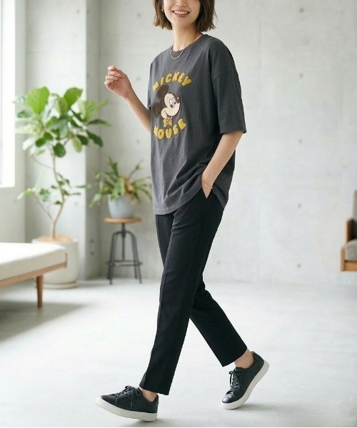 Disney(ディズニー)の「【DISNEY/ディズニー】ミッキーマウス サガラ刺繍半袖Tシャツ(Tシャツ/カットソー・レディース・オートミール/スミクロ/スカイブルー/オレンジ・LARGE/MEDIUM)」の7枚目の写真