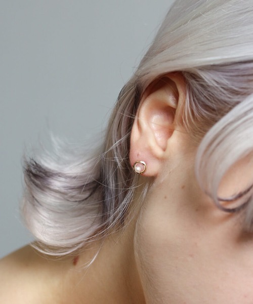 cui-cui(キュイキュイ)の「パール ピアス | K10YG(ピアス(両耳用)・レディース・イエローゴールド・FREE)」の4枚目の写真