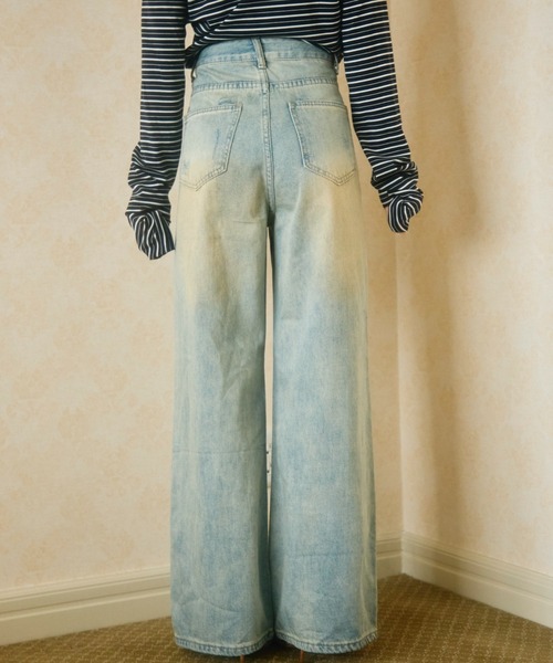 TITTY&CO.（ティティーアンドコー）の「ヴィンテージウォッシュデニム（デニムパンツ・レディース・ライトブルー・S/L/M）」の3枚目の写真