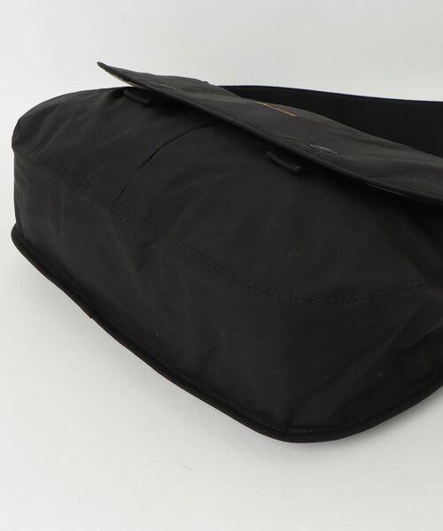 Barbour（バブアー）の「【TRANSPORT / トランスポート】Riever クロスボディバッグ（ショルダーバッグ・メンズ・ベージュ/ブラック・ONE SIZE）」の16枚目の写真