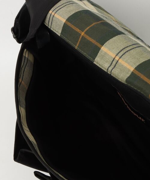 Barbour（バブアー）の「【TRANSPORT / トランスポート】Riever クロスボディバッグ（ショルダーバッグ・メンズ・ベージュ/ブラック・ONE SIZE）」の17枚目の写真