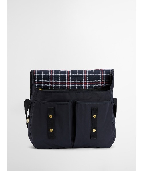 Barbour（バブアー）の「【TRANSPORT / トランスポート】Riever クロスボディバッグ（ショルダーバッグ・メンズ・ベージュ/ブラック・ONE SIZE）」の9枚目の写真