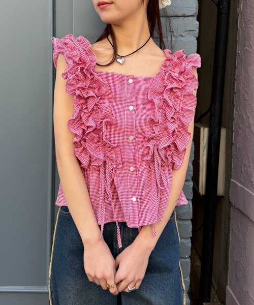 w closet(ダブルクローゼット)の「フリフリノースリブラウス(シャツ/ブラウス・レディース・カーキ/ブラック/レッド/グリーン/ブラック系その他/オフホワイト・FREE)」の6枚目の写真