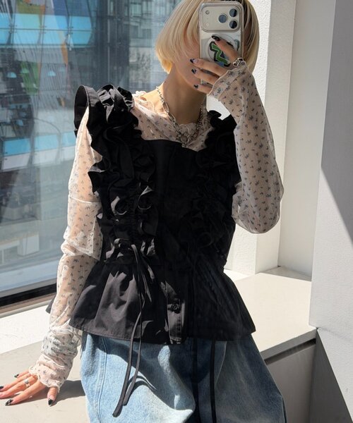 w closet(ダブルクローゼット)の「フリフリノースリブラウス(シャツ/ブラウス・レディース・カーキ/ブラック/レッド/グリーン/ブラック系その他/オフホワイト・FREE)」の2枚目の写真