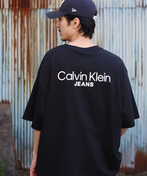Calvin Klein Jeans(カルヴァンクラインジーンズ)の「【Calvin Klein JEANS/カルバンクライン ジーンズ】LOGO BACK PRINT T-SHIRT/ロゴ バックプリント 半袖Tシャツ(Tシャツ/カットソー・メンズ・ホワイト/ブラック・L/XL/M)」の16枚目の写真