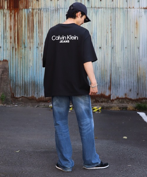 Calvin Klein Jeans(カルヴァンクラインジーンズ)の「【Calvin Klein JEANS/カルバンクライン ジーンズ】LOGO BACK PRINT T-SHIRT/ロゴ バックプリント 半袖Tシャツ(Tシャツ/カットソー・メンズ・ホワイト/ブラック・L/XL/M)」の21枚目の写真