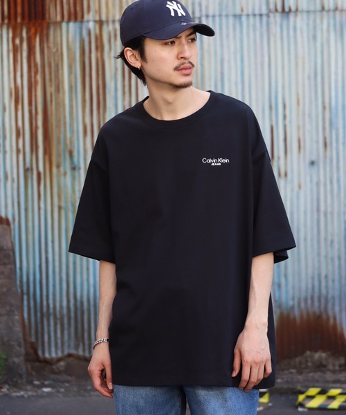 Calvin Klein Jeans(カルヴァンクラインジーンズ)の「【Calvin Klein JEANS/カルバンクライン ジーンズ】LOGO BACK PRINT T-SHIRT/ロゴ バックプリント 半袖Tシャツ(Tシャツ/カットソー・メンズ・ホワイト/ブラック・L/XL/M)」の17枚目の写真
