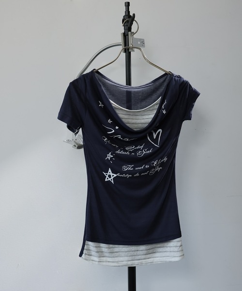 Ulysses(ユリシス)の「フェイクレイヤードドレープネックロゴTシャツ(Tシャツ/カットソー・レディース・ネイビー/グレー・M/S)」の22枚目の写真