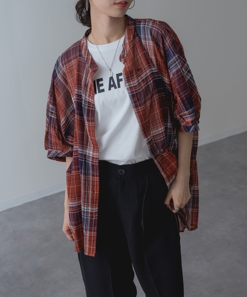 refinedworks(リファインドワークス)の「【refinedworks】大人カジュアル を彩る チェック柄 シャツ(シャツ/ブラウス・レディース・グレー/レッド/グリーン・FREE)」の4枚目の写真