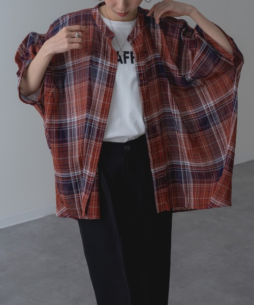 refinedworks(リファインドワークス)の「【refinedworks】大人カジュアル を彩る チェック柄 シャツ(シャツ/ブラウス・レディース・グレー/レッド/グリーン・FREE)」の6枚目の写真