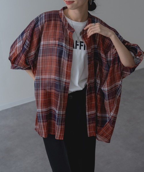 refinedworks(リファインドワークス)の「【refinedworks】大人カジュアル を彩る チェック柄 シャツ(シャツ/ブラウス・レディース・グレー/レッド/グリーン・FREE)」の7枚目の写真