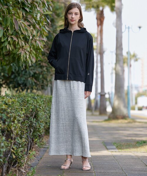 DRESSTERIOR（ドレステリア）の「【接触冷感/日除け対策】UVカット サマーライトパーカー（パーカー・レディース・ブラック/グレー・38/36/34）」の6枚目の写真