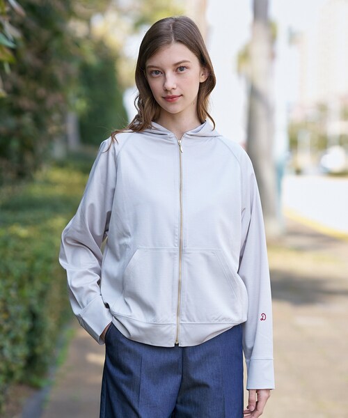 DRESSTERIOR（ドレステリア）の「【接触冷感/日除け対策】UVカット サマーライトパーカー（パーカー・レディース・ブラック/グレー・38/36/34）」の9枚目の写真