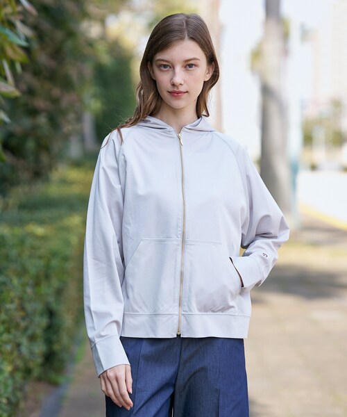DRESSTERIOR（ドレステリア）の「【接触冷感/日除け対策】UVカット サマーライトパーカー（パーカー・レディース・ブラック/グレー・38/36/34）」の10枚目の写真