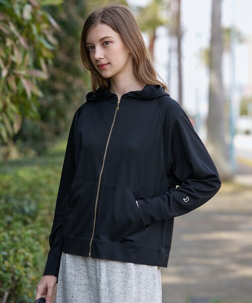 DRESSTERIOR（ドレステリア）の「【接触冷感/日除け対策】UVカット サマーライトパーカー（パーカー・レディース・ブラック/グレー・38/36/34）」の13枚目の写真