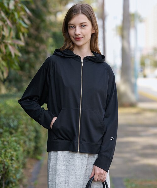 DRESSTERIOR（ドレステリア）の「【接触冷感/日除け対策】UVカット サマーライトパーカー（パーカー・レディース・ブラック/グレー・38/36/34）」の14枚目の写真