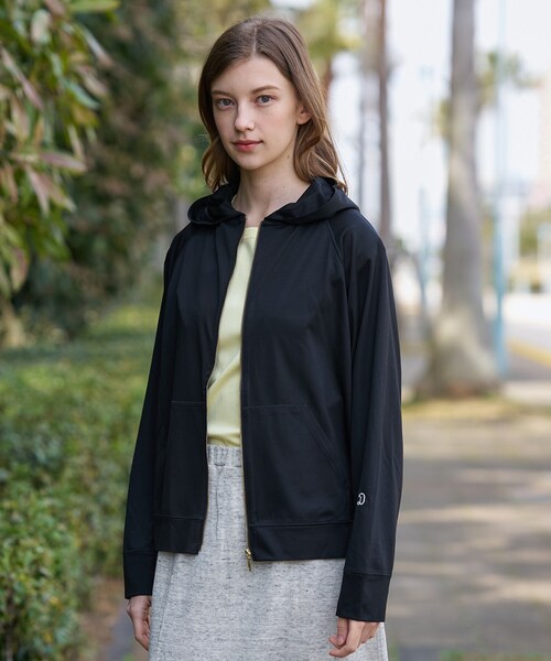 DRESSTERIOR（ドレステリア）の「【接触冷感/日除け対策】UVカット サマーライトパーカー（パーカー・レディース・ブラック/グレー・38/36/34）」の16枚目の写真