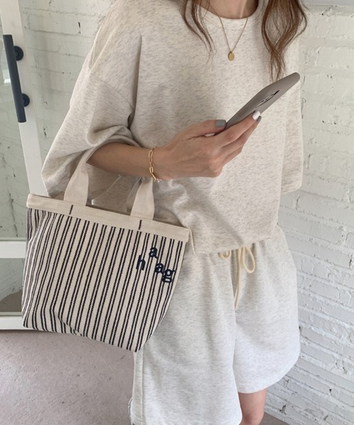 mielu(ミエル)の「リラックスルーズカットソーセットアップ(Tシャツ/カットソー・レディース・チャコール/ブルー/アイボリー/ブラック/ライトグレー・MEDIUM/LARGE)」の14枚目の写真