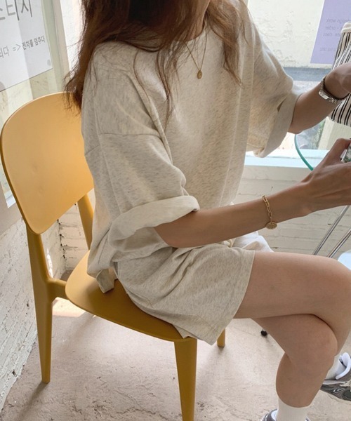 mielu(ミエル)の「リラックスルーズカットソーセットアップ(Tシャツ/カットソー・レディース・チャコール/ブルー/アイボリー/ブラック/ライトグレー・MEDIUM/LARGE)」の15枚目の写真