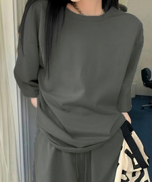 mielu(ミエル)の「リラックスルーズカットソーセットアップ(Tシャツ/カットソー・レディース・チャコール/ブルー/アイボリー/ブラック/ライトグレー・MEDIUM/LARGE)」の17枚目の写真