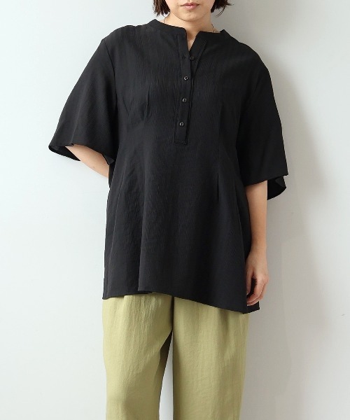 leswel（レスウェル）の「【M～5L】ドビーストライプサイドタックブラウス（シャツ/ブラウス・レディース・ブルー/ブラック/ライトグリーン・M/L/LL/3L/4L/5L）」の4枚目の写真