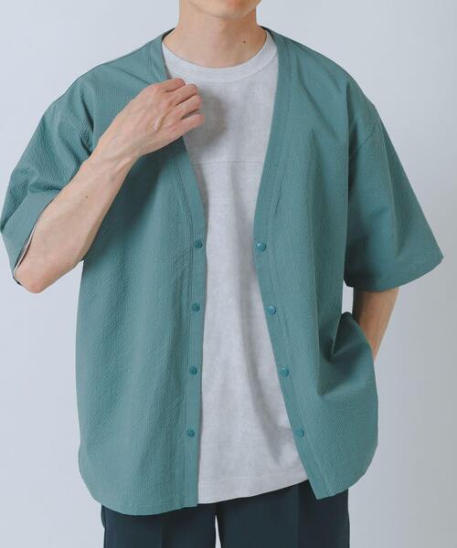 ITEMS URBANRESEARCH(アイテムズ アーバンリサーチ)の「『接触冷感/イージーケア/吸水速乾/撥水/防汚』高機能シアサッカー 半袖カーディガン(楽着シリーズ)(カーディガン/ボレロ・メンズ・ベージュ/ブラック/ライトブルー・MEDIUM/LARGE)」の4枚目の写真