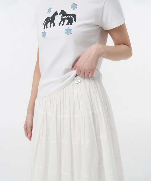 OHESHIO（オヘシオ）の「SHIRRING TIERED MAXI SKIRT, WHITE（スカート・レディース・その他・FREE）」の4枚目の写真
