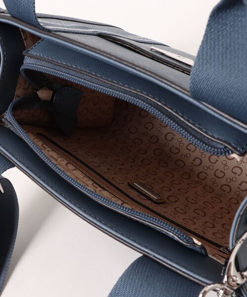 Guess(ゲス)の「【GUESS】ゲス JACKIE MINI SMALL TOTE トートバッグ(トートバッグ・レディース・ブルー/ホワイト/ブラック・FREE)」の6枚目の写真
